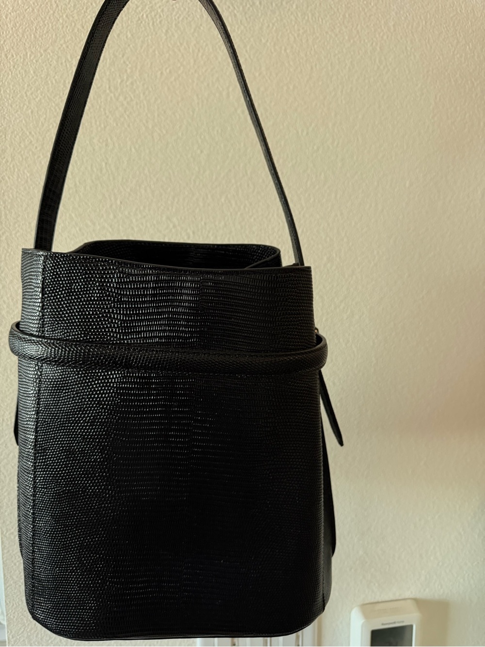 Toteme Lizard Embossed Bucket Bag - Picture 3 of 4